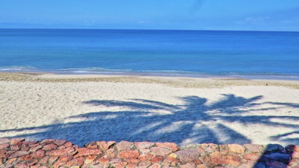 Beach front properties have this view.